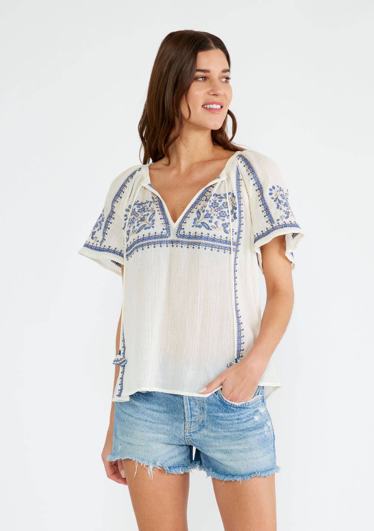 Embroidered Raglan Short Sleeve Split Neck Top: M / Natural/Blue